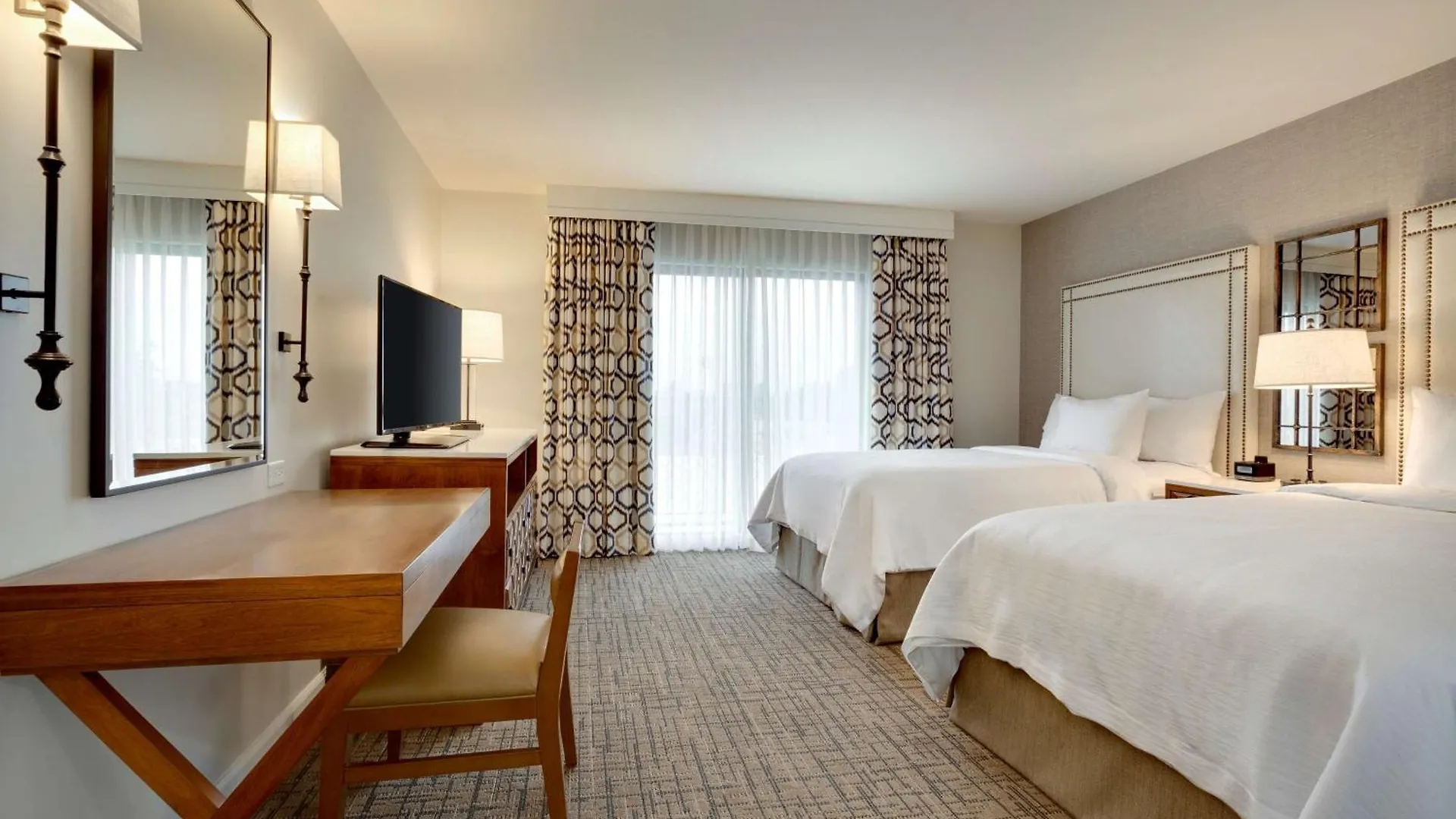 Embassy Suites By Hilton Scottsdale Resort