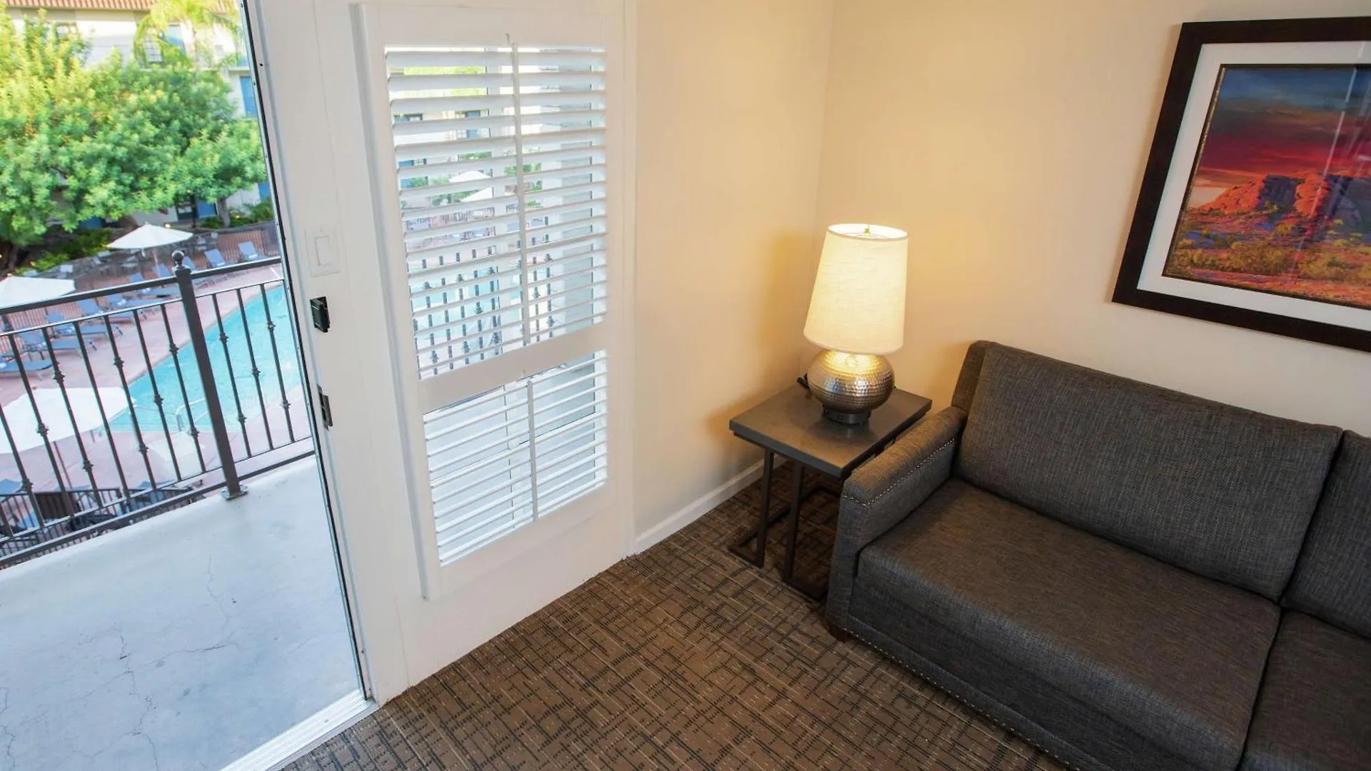Embassy Suites By Hilton Scottsdale Resort 4*,