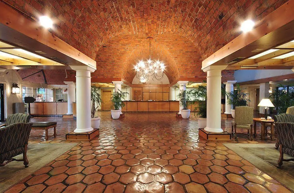Embassy Suites By Hilton Scottsdale Resort