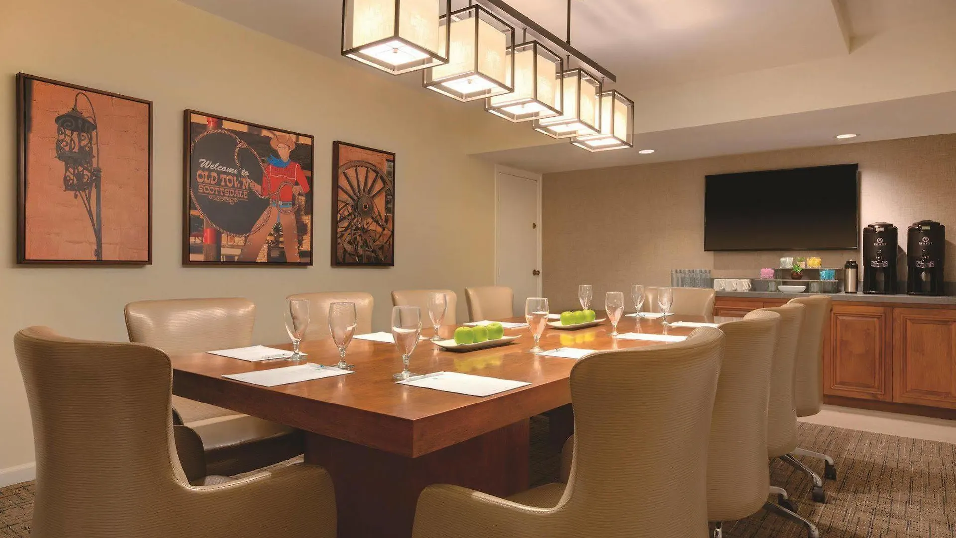 Embassy Suites By Hilton Scottsdale Resort 4*,