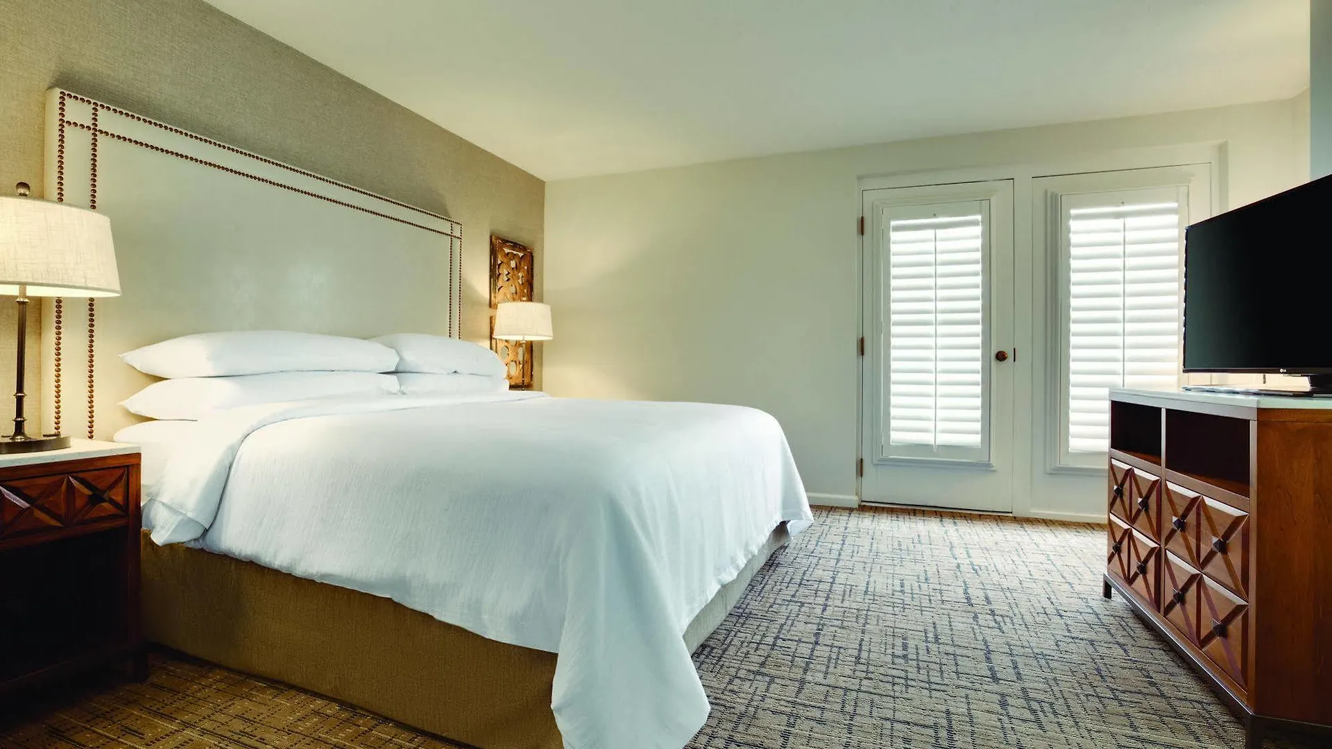 Embassy Suites By Hilton Scottsdale Resort