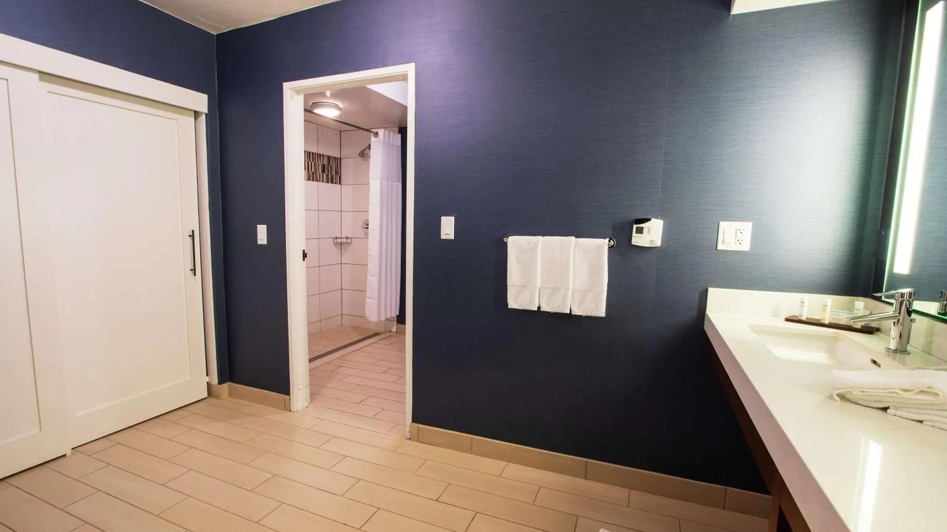 Embassy Suites By Hilton Scottsdale Resort