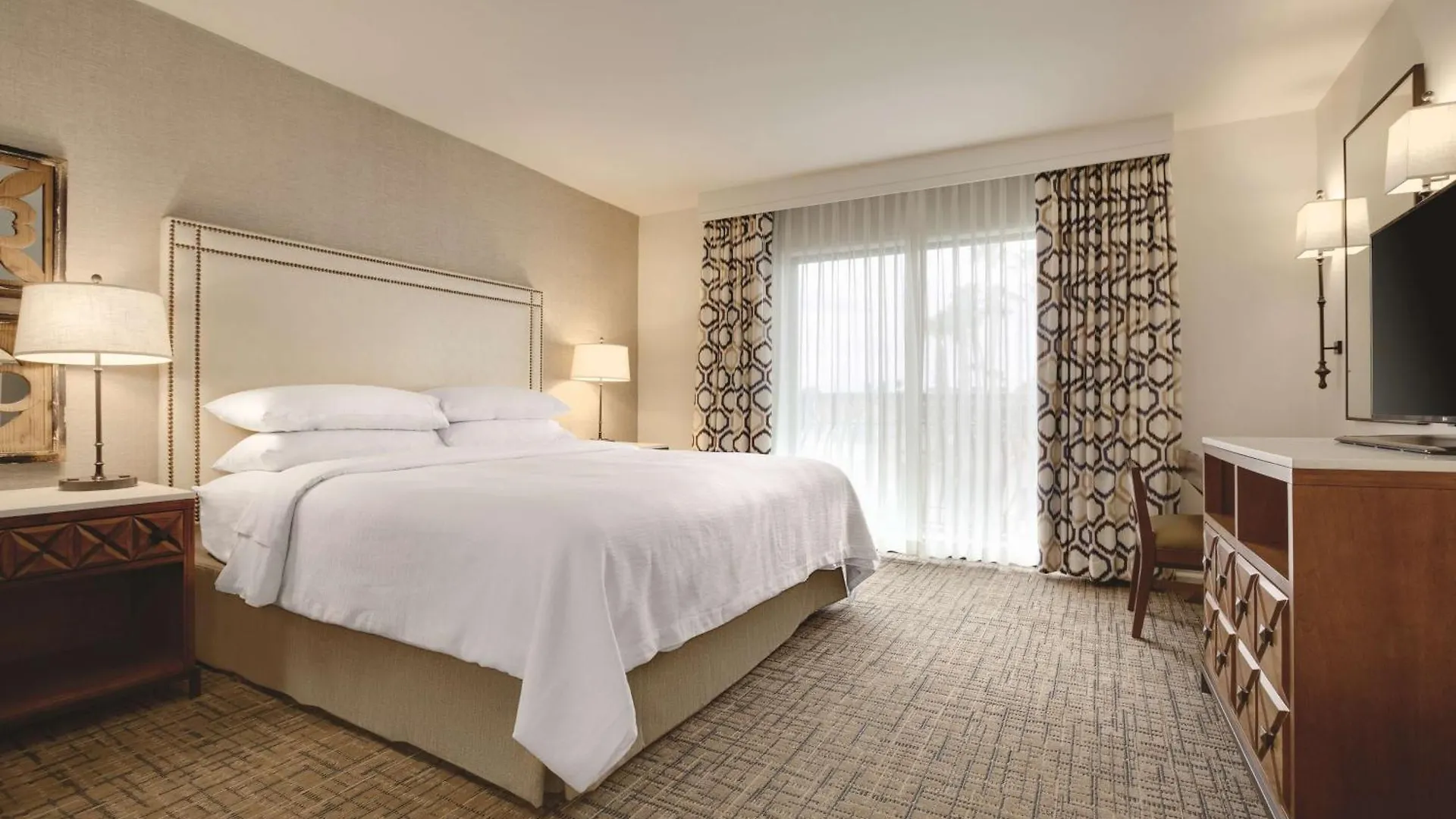 Embassy Suites By Hilton Scottsdale Resort