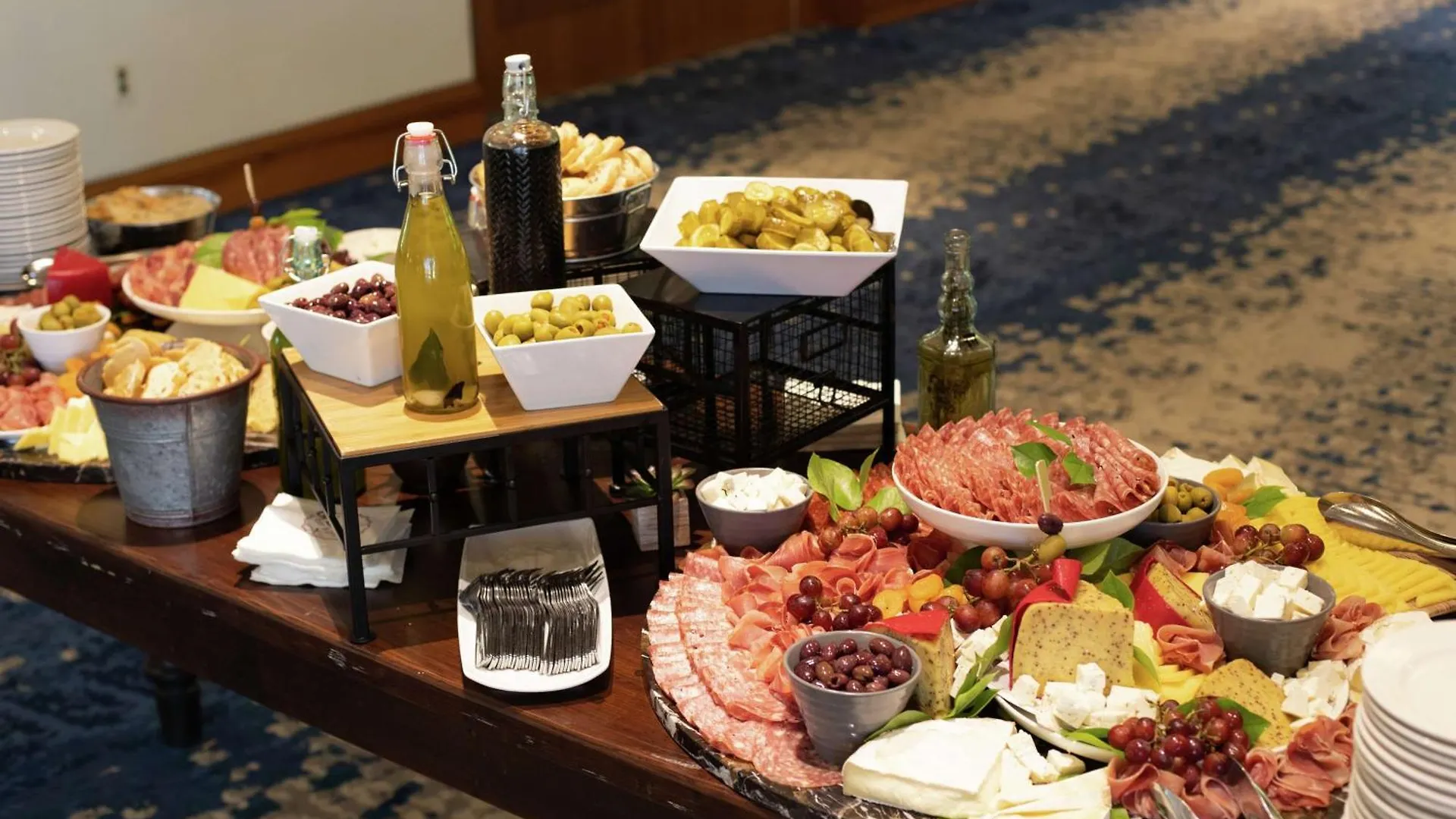 Embassy Suites By Hilton Scottsdale Resort