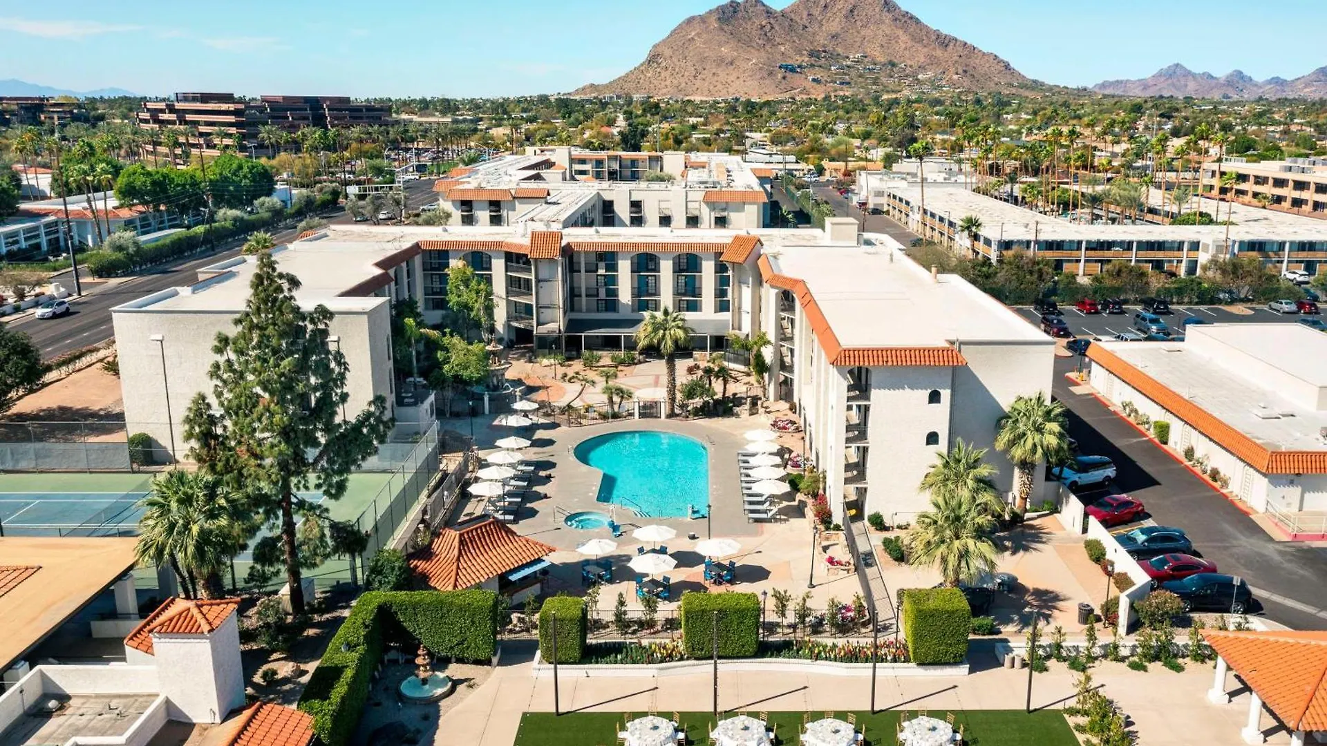 Embassy Suites By Hilton Scottsdale Resort