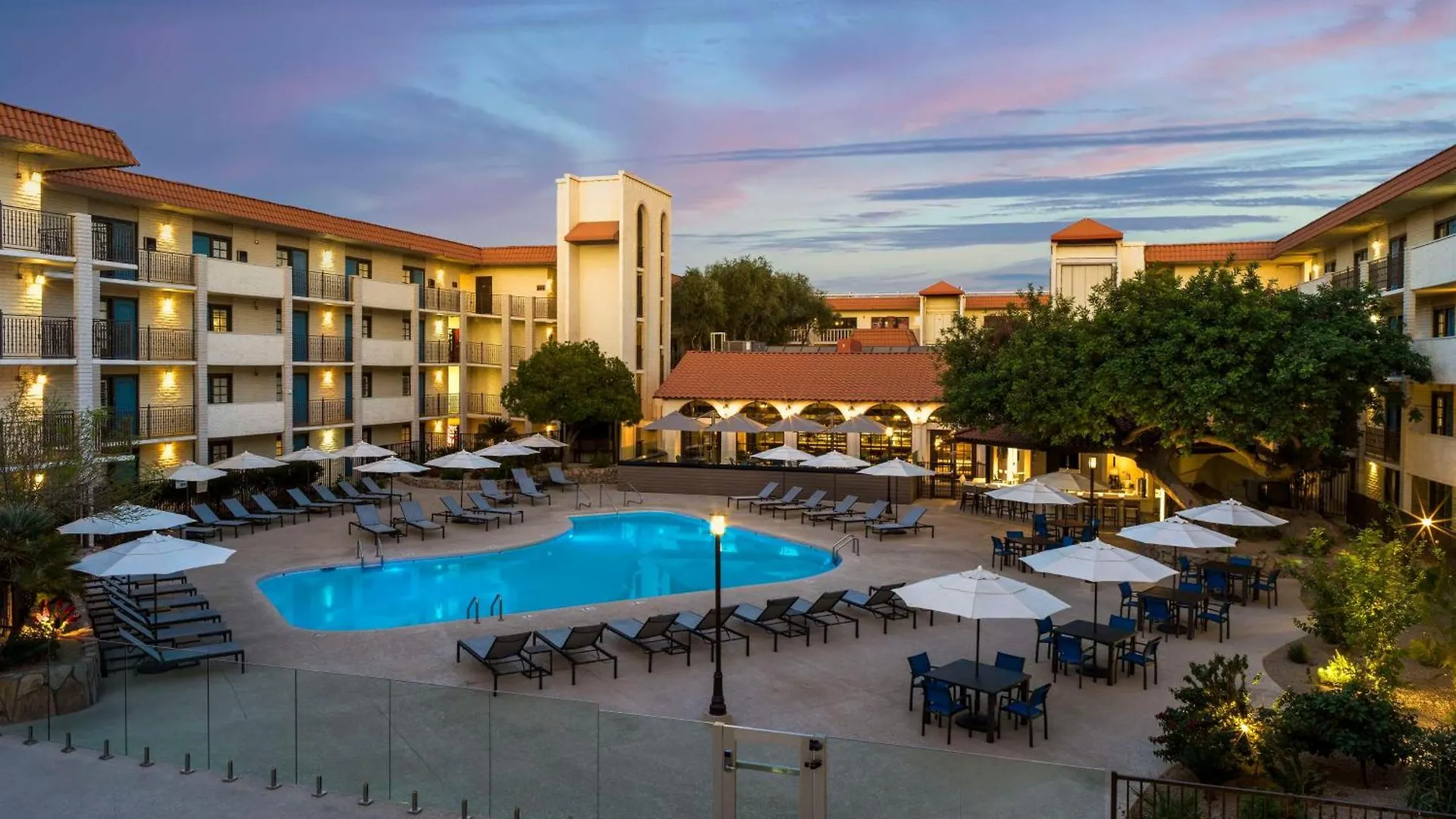 Embassy Suites By Hilton Scottsdale Resort