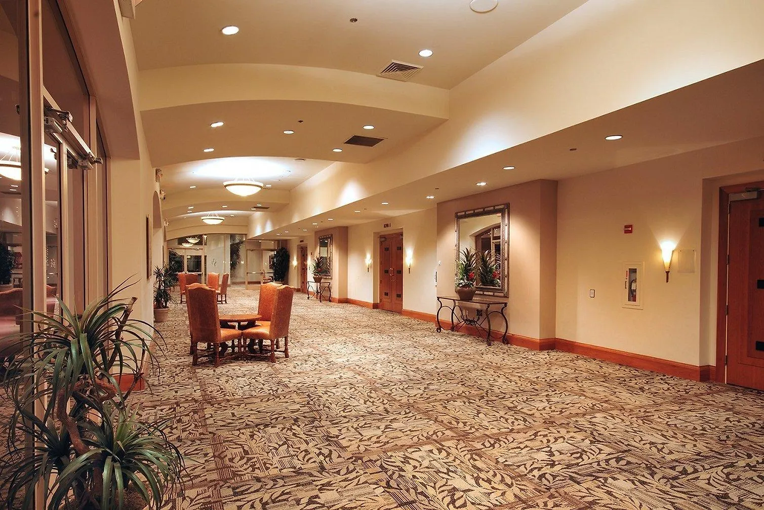 Embassy Suites By Hilton Scottsdale Resort