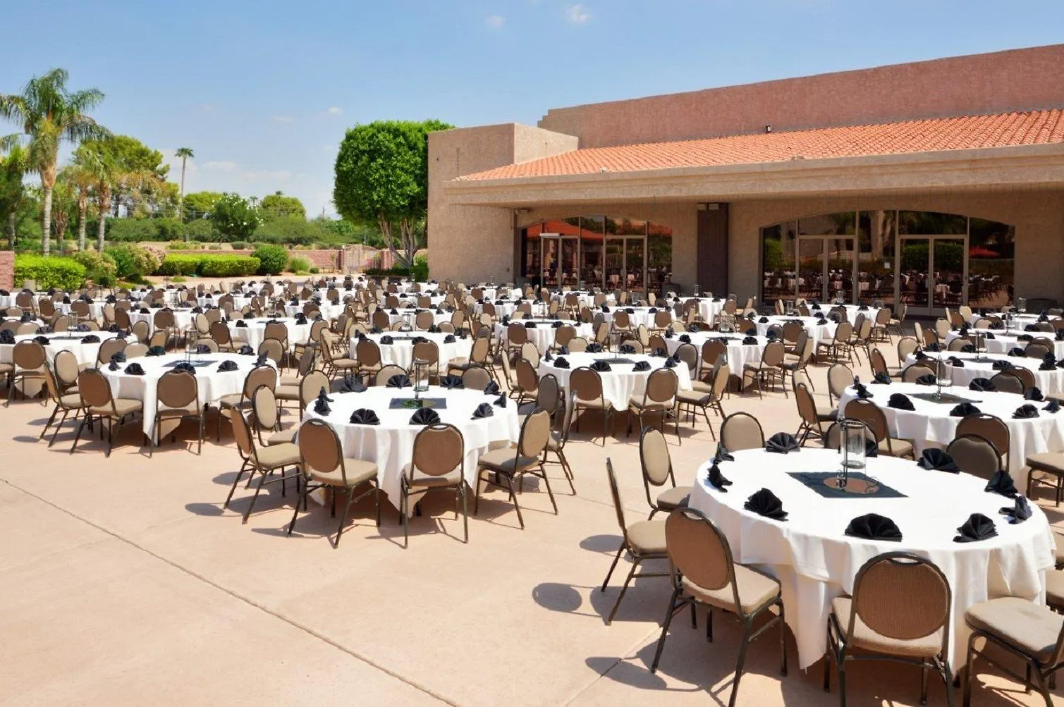 Embassy Suites By Hilton Scottsdale Resort