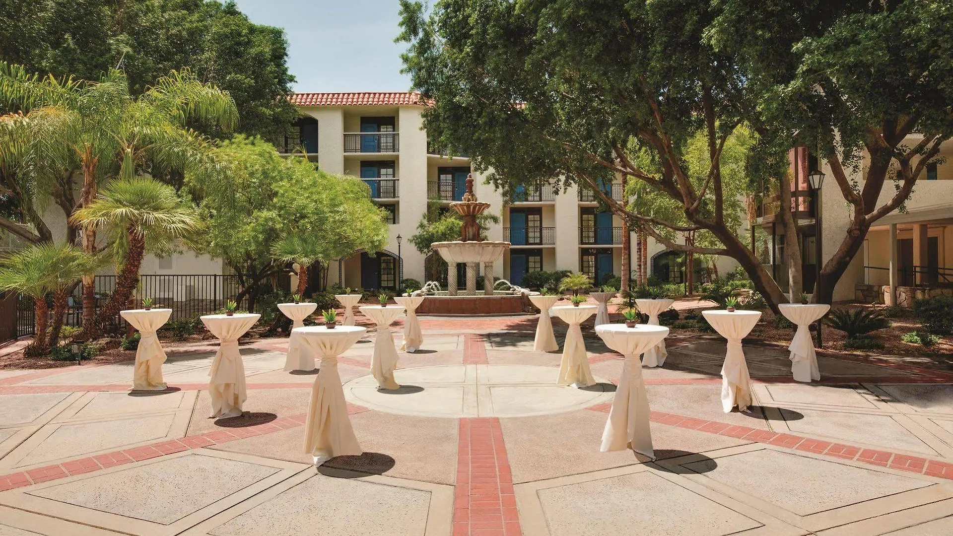 Embassy Suites By Hilton Scottsdale Resort